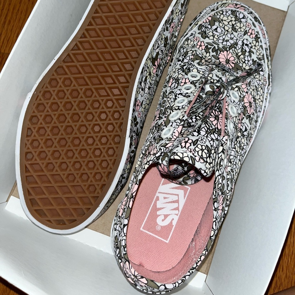 SOLD 🔴 Floral Vans shoes Old School 🌸